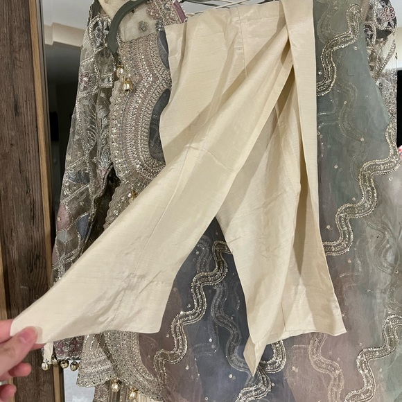 Baroque formal gown - Picture 11 of 11